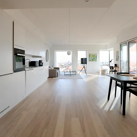 Апартаменты Modern Minimalist With Panoramic Views