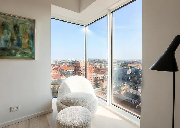 Modern Minimalist With Panoramic Views *