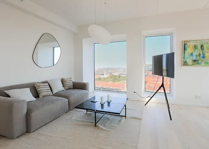 Modern Minimalist With Panoramic Views