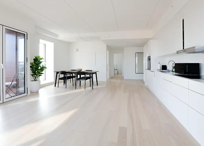 Modern Minimalist With Panoramic Views