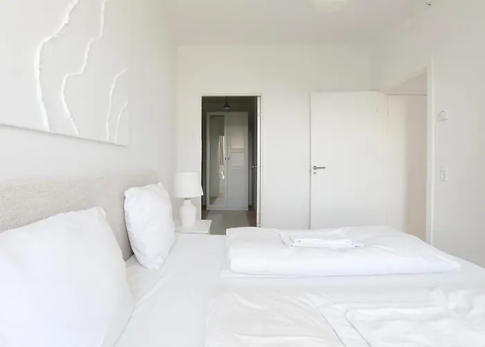 Lejlighed Modern Minimalist With Panoramic Views