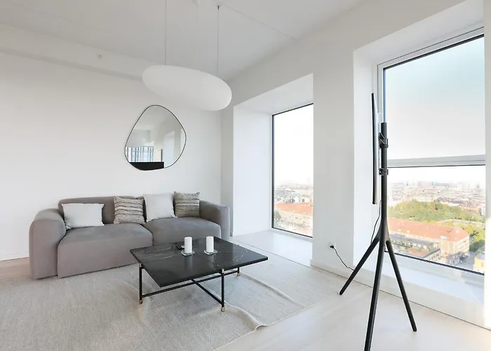 Modern Minimalist With Panoramic Views