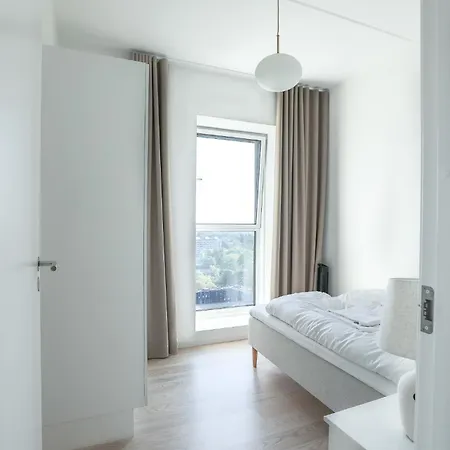 Modern Minimalist With Panoramic Views