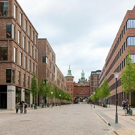 Modern Minimalist With Panoramic Views *