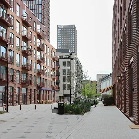 Modern Minimalist With Panoramic Views 公寓