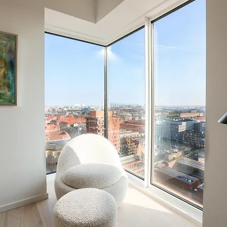 Modern Minimalist With Panoramic Views *