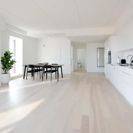 Modern Minimalist With Panoramic Views