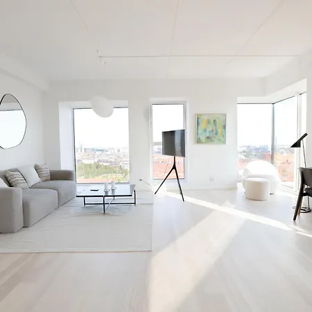 Modern Minimalist With Panoramic Views 公寓 *