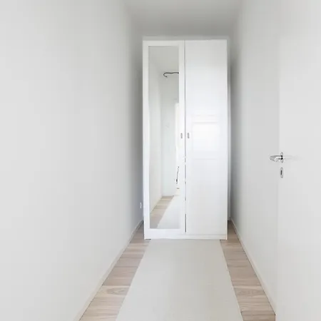 Modern Minimalist With Panoramic Views