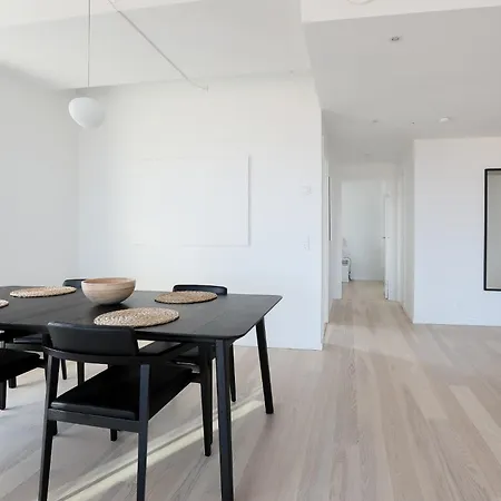 Modern Minimalist With Panoramic Views