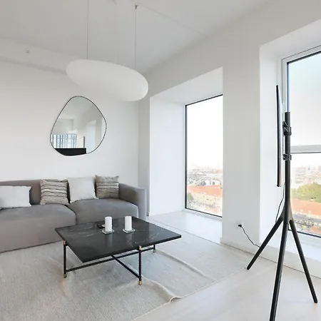 Modern Minimalist With Panoramic Views