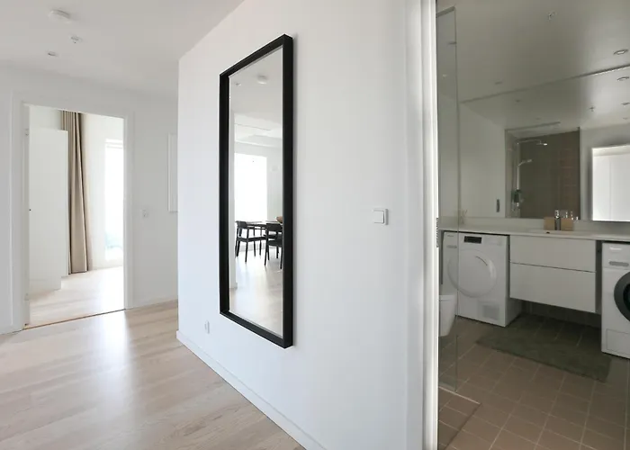 Modern Minimalist With Panoramic Views Апартаменты