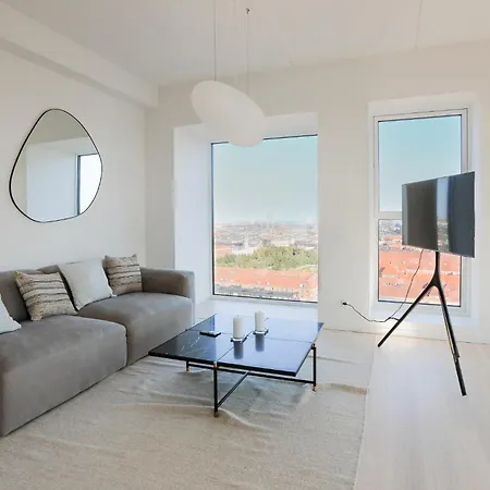 Modern Minimalist With Panoramic Views