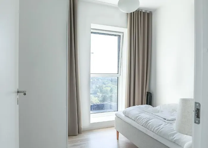 Modern Minimalist With Panoramic Views